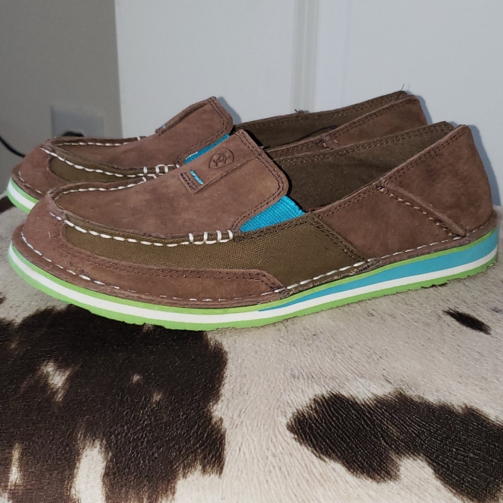 Ariat cruisers